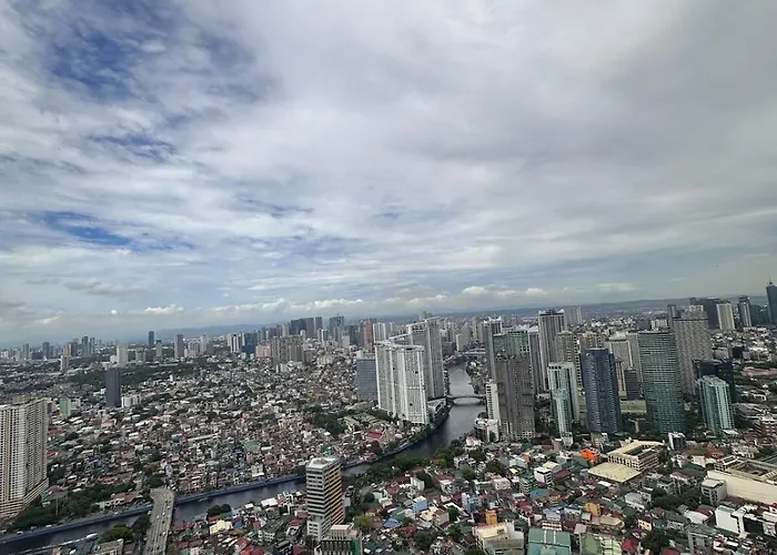 Apartment 60th Cozy With Balcony Skyline View Smart Tv Manila